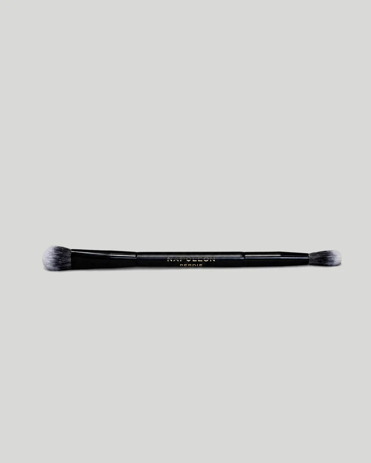 CAMERA FINISH EYESHADOW BRUSH